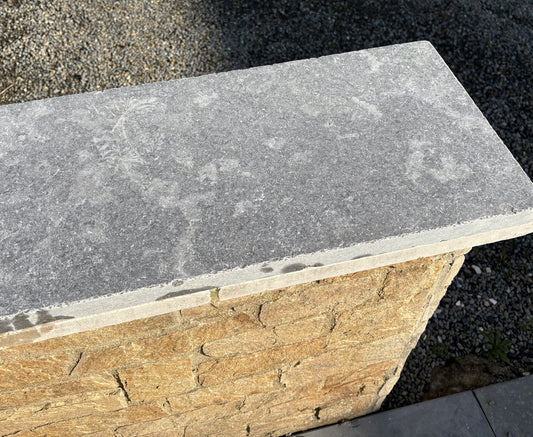 Margelle en byblos gris