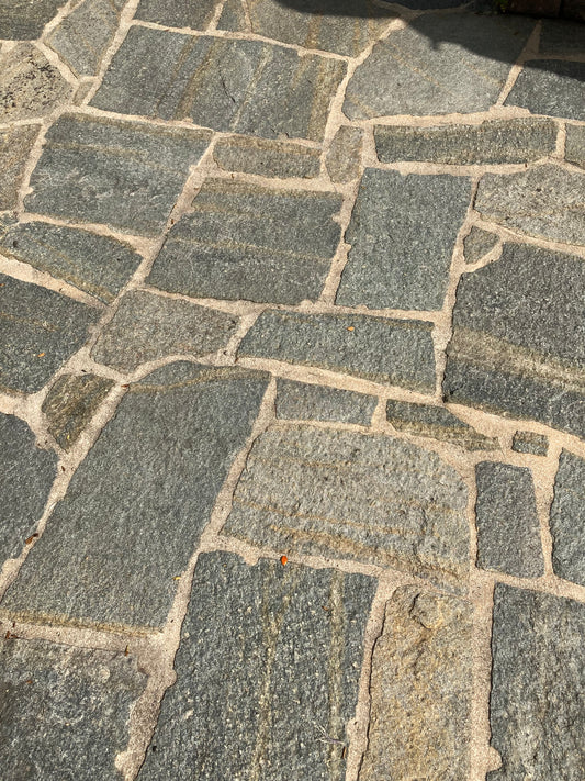 Quartzite Astera Opus Incertum