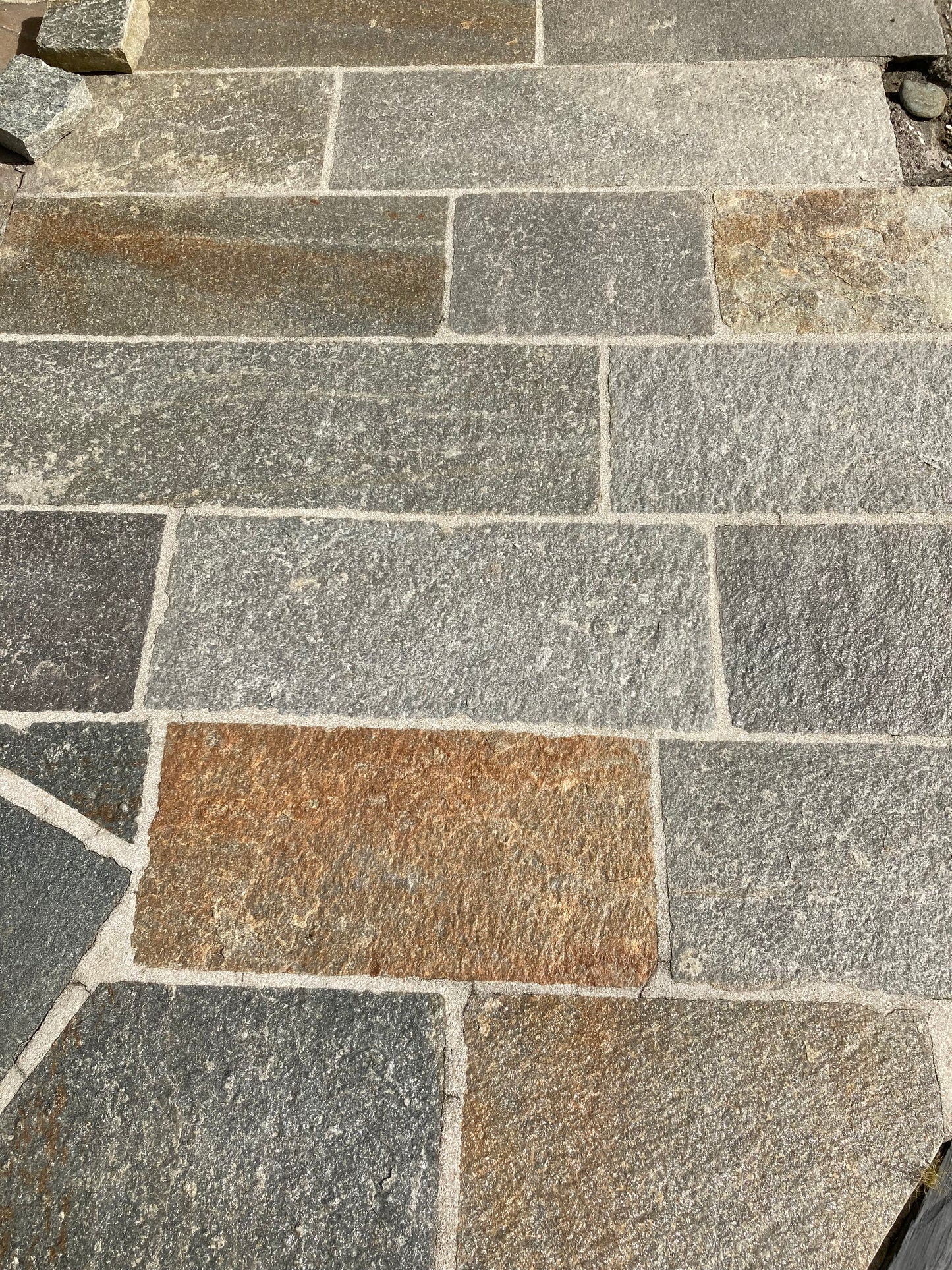Quartzite Astera Mordore Opus Romain en bande