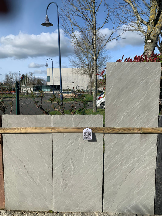 Palis en grès gris KANDLA à bords éclatés