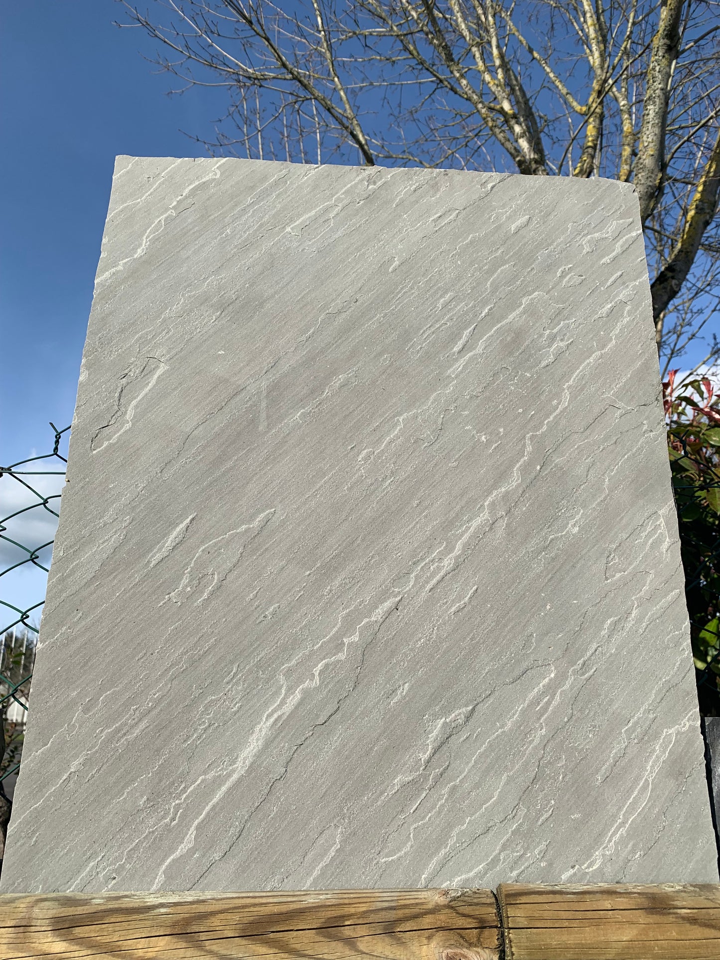 Palis en grès gris KANDLA à bords éclatés