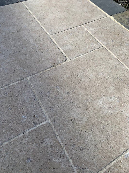 Calcaire Byblos Beige Opus Romain 4 Formats Finition Antique