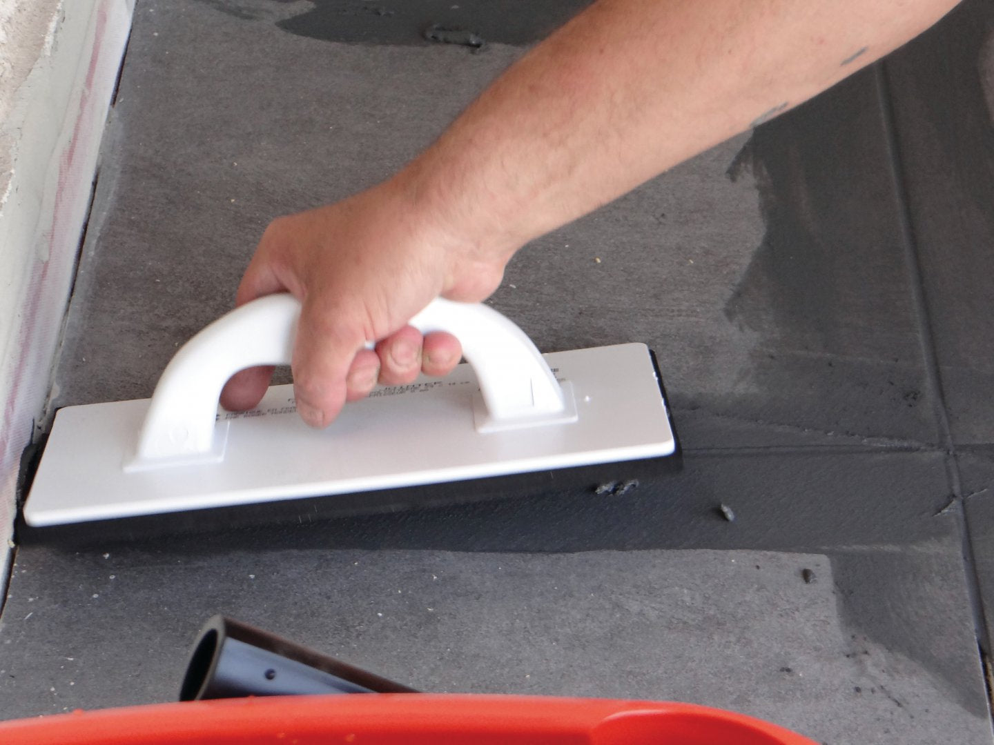 Platoir monobloc à jointer